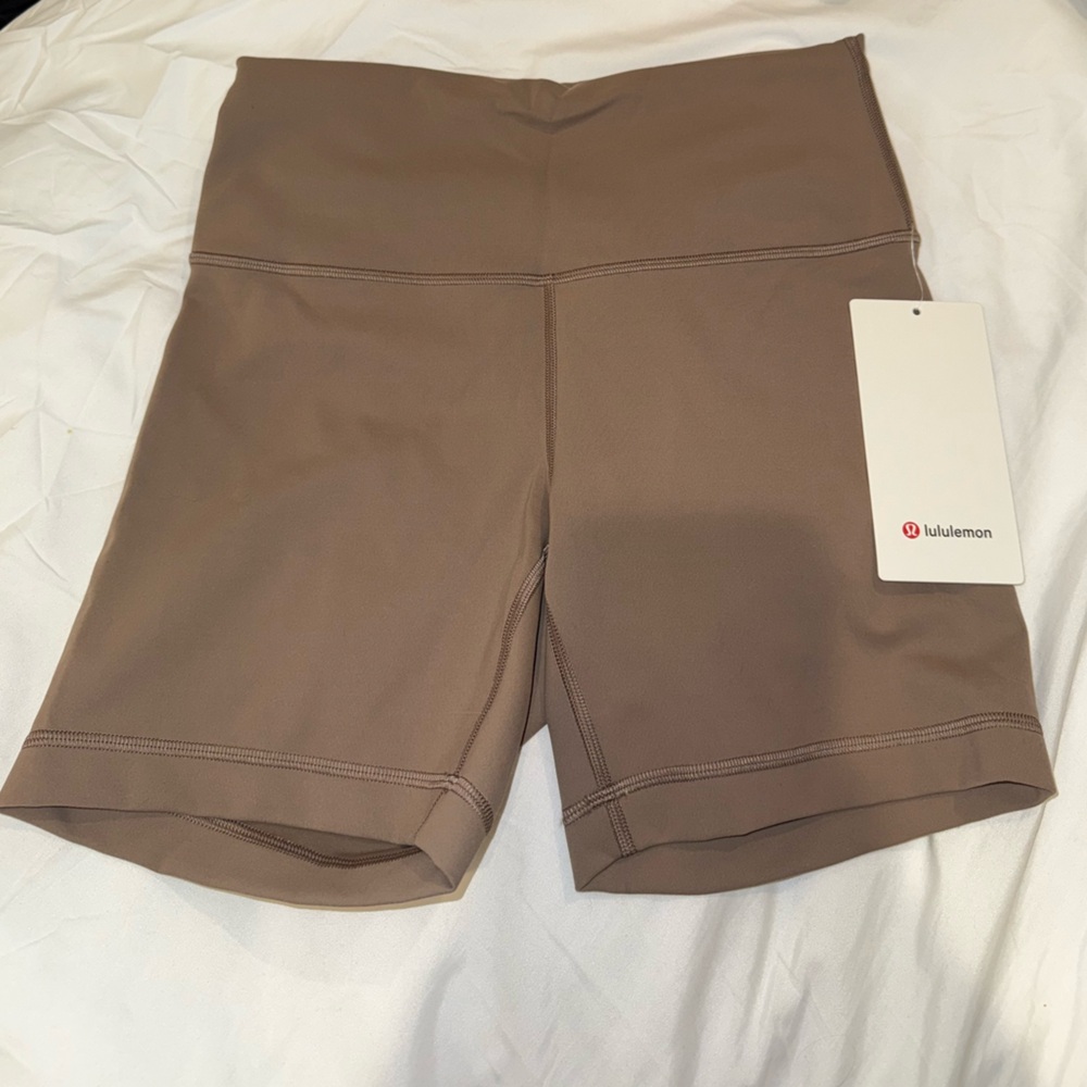 Lululemon Wunder Train High-Rise Short 6”
